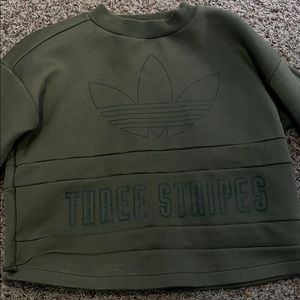 Super cute adidas sport crew neck